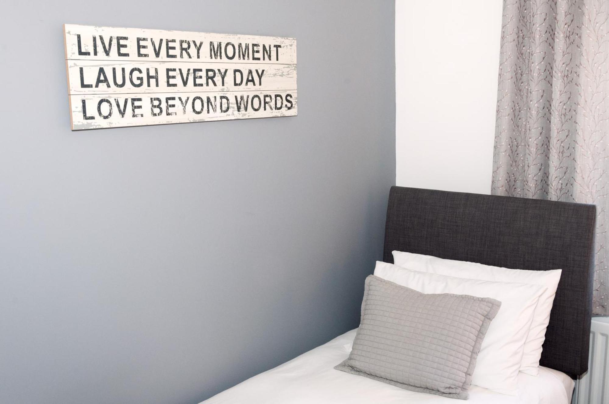 Riverside Stays, Modern House Stays, Shefford, Bedfordshire ภายนอก รูปภาพ